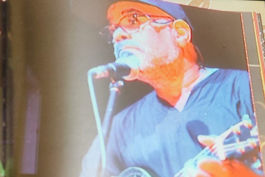 A Nass El Ghiwane member performing live
